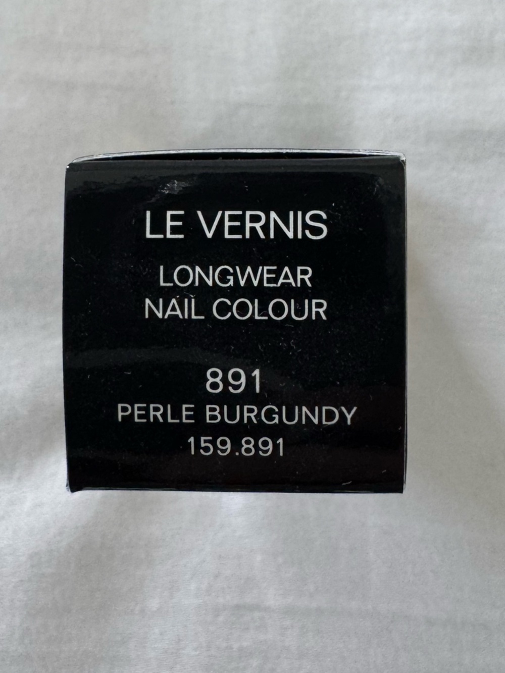 CHANEL Le Vernis Nail Colour 891 Perle Burgundy - Deep Wine Shade - Picture 2 of 3